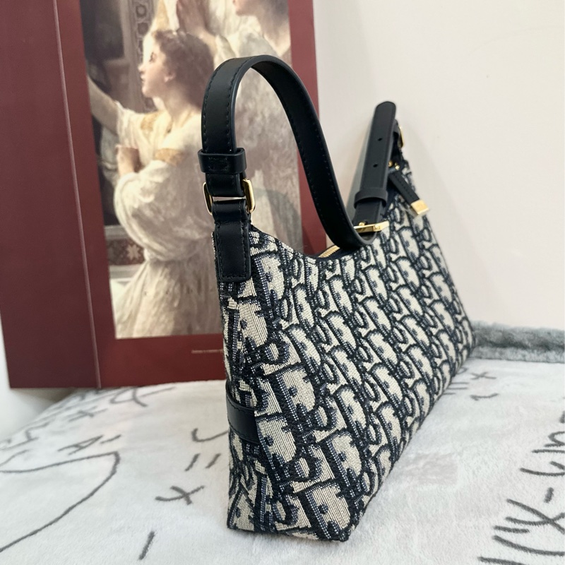 【全🆕】DIOR 30 Montaigne 可調節皮革肩帶拉鍊開合牛皮革水餃包 手提單肩包 迷你 mini藍色-2