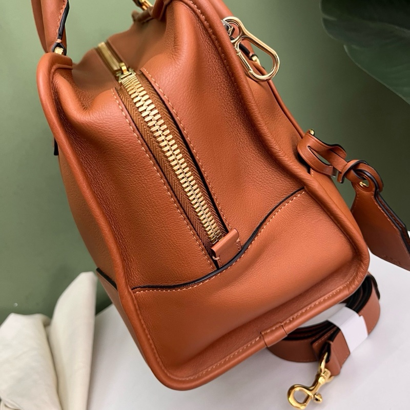 Loewe焦糖色amazona保齡球包-4