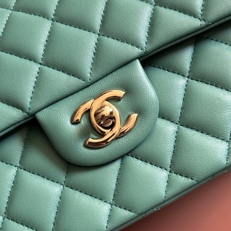 COCO 23 ::CHANEL:: 莫蘭迪綠 經典淡金雙C CF23 菱格紋口蓋包 鍊包 肩背包 斜背包-1