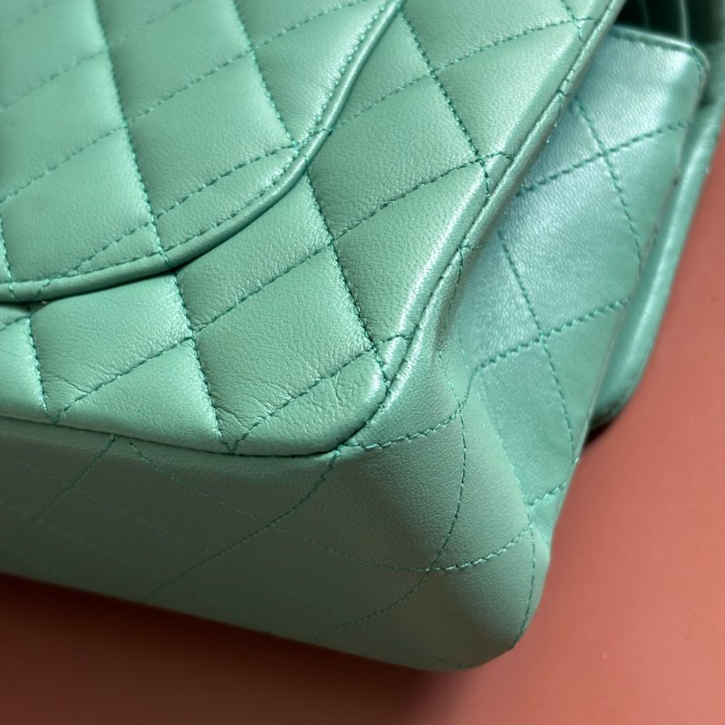 COCO 23 ::CHANEL:: 莫蘭迪綠 經典淡金雙C CF23 菱格紋口蓋包 鍊包 肩背包 斜背包-8