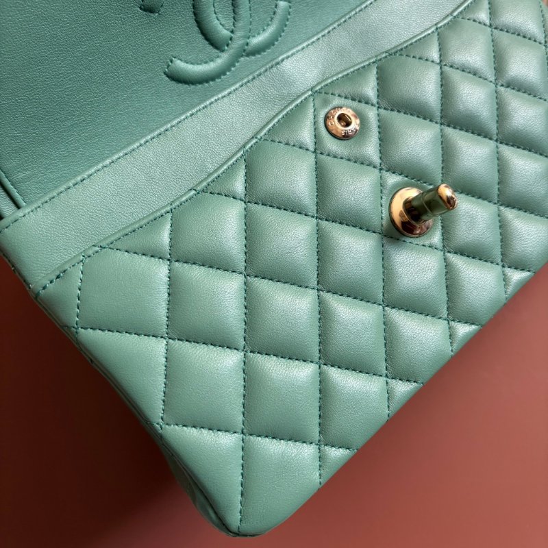 COCO 23 ::CHANEL:: 莫蘭迪綠 經典淡金雙C CF23 菱格紋口蓋包 鍊包 肩背包 斜背包-19