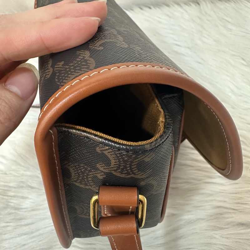 Celine 191502 FOLCO TRIOMPHE 凱旋門馬鞍斜背包-14
