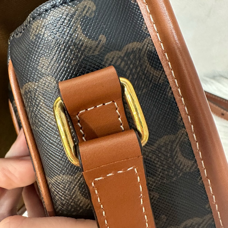 Celine 191502 FOLCO TRIOMPHE 凱旋門馬鞍斜背包-18