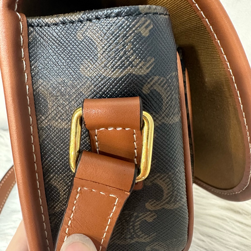 Celine 191502 FOLCO TRIOMPHE 凱旋門馬鞍斜背包-19
