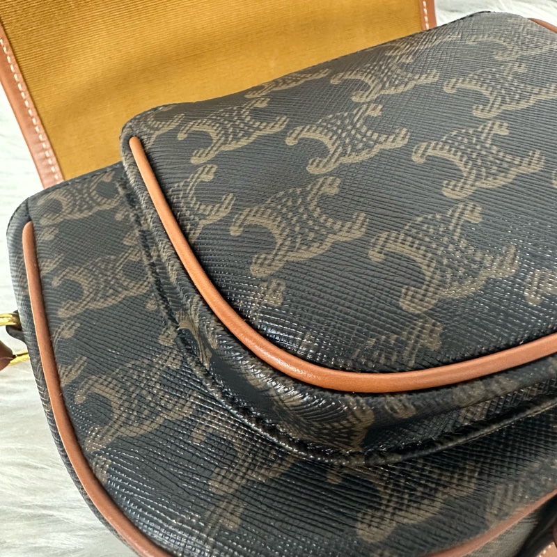 Celine 191502 FOLCO TRIOMPHE 凱旋門馬鞍斜背包-25