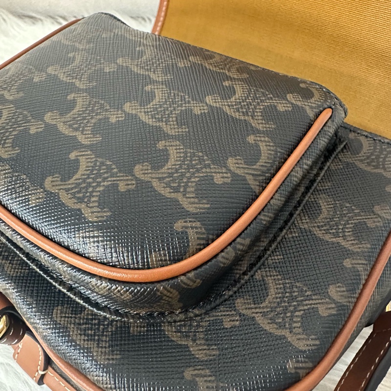 Celine 191502 FOLCO TRIOMPHE 凱旋門馬鞍斜背包-26