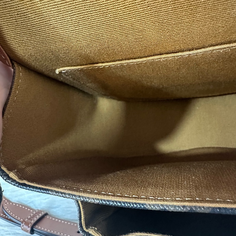 Celine 191502 FOLCO TRIOMPHE 凱旋門馬鞍斜背包-31