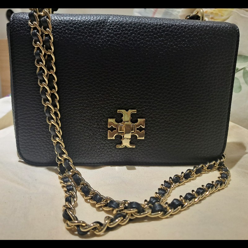 （全新未使用）Tory Burch Britten 十字鈕扣鏈條翻蓋包-1