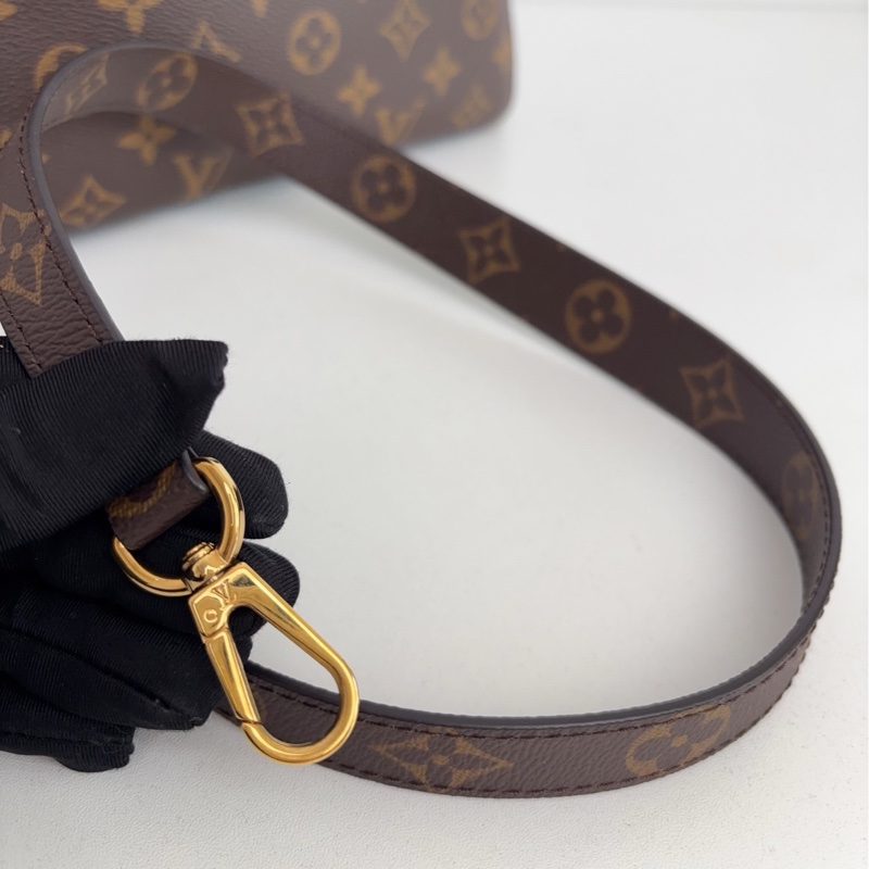 【近新閒置品】Louis Vuitton路易威登 LV 老花17年中號MONTAIGNE蒙田包-9