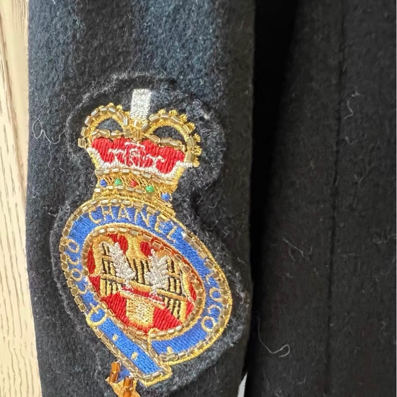 CHANEL勛章外套40碼-3