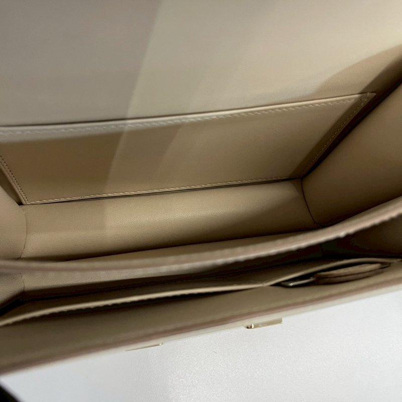 Hermes 康康19 奶昔白-8