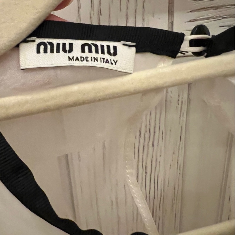 Miumiu上衣42碼-2