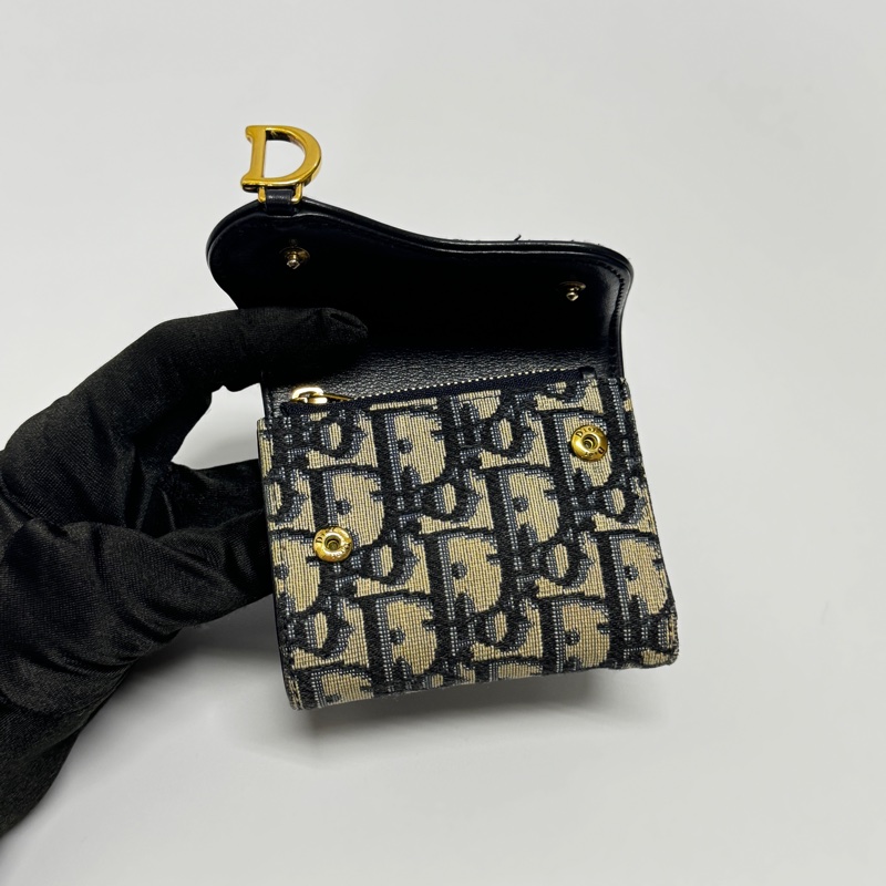 【超！級！新】 Dior Saddle 馬鞍老花短夾 全配🎁 （專櫃24000）-5