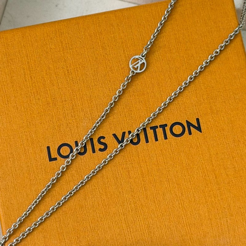 🏷LV 路易威登．Essential V 柔軟項鍊-3