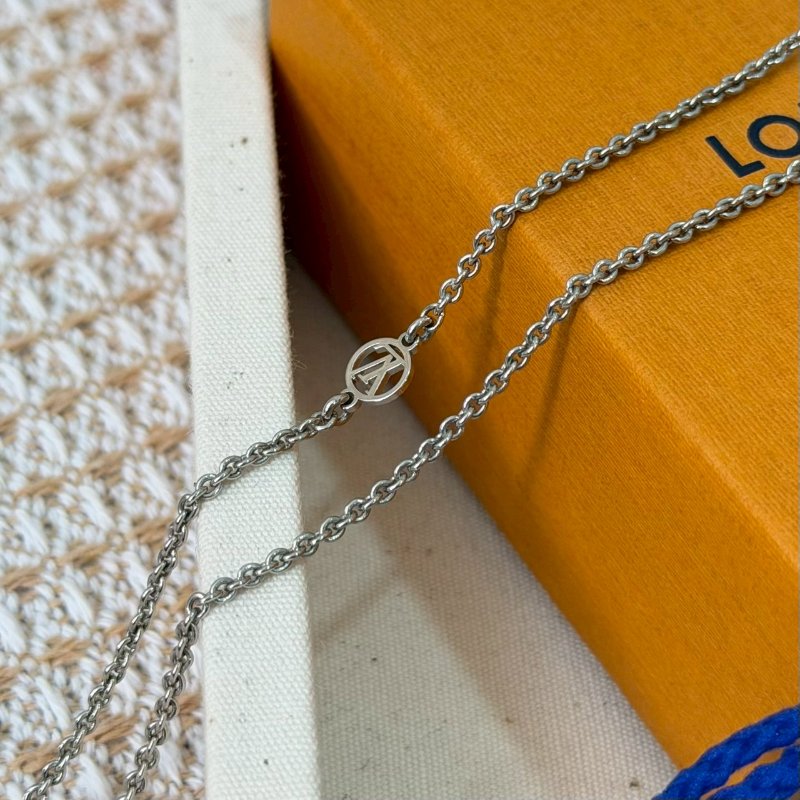 🏷LV 路易威登．Essential V 柔軟項鍊-9