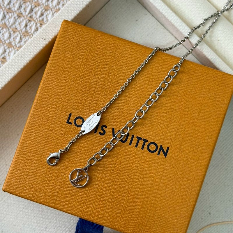 🏷LV 路易威登．Essential V 柔軟項鍊-10