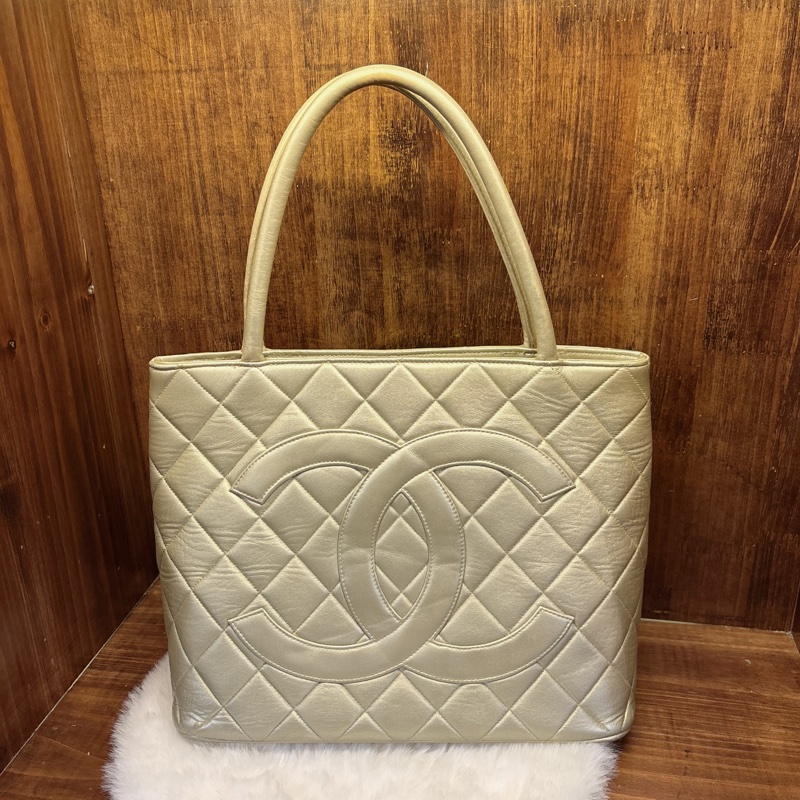 Chanel 金色菱格紋手提包-0