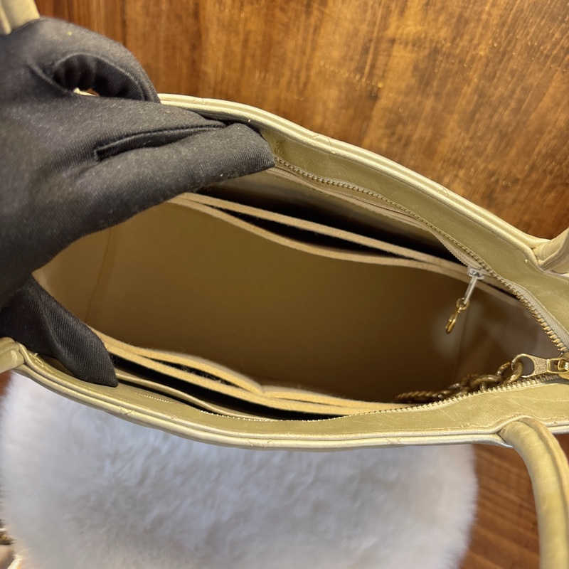 Chanel 金色菱格紋手提包-5