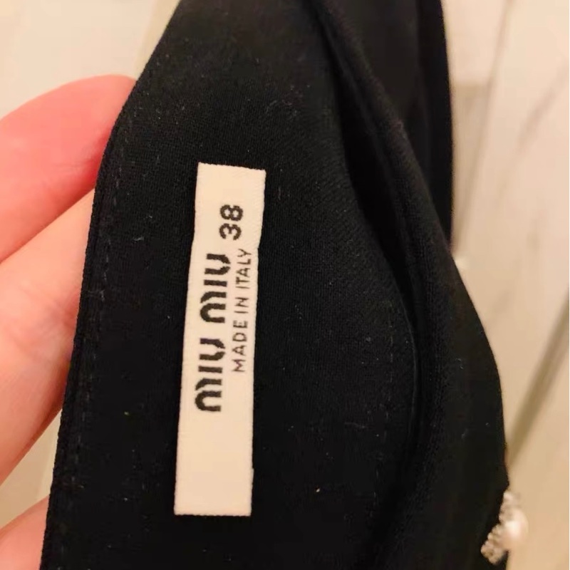 Miumiu羊絨短裙38碼-3