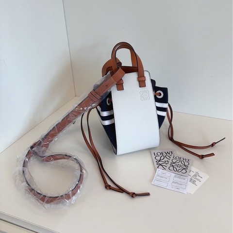 【99新🆕】Loewe Hammock mini 限量款 海軍風迷你吊床包 手提包 單肩包 斜挎包