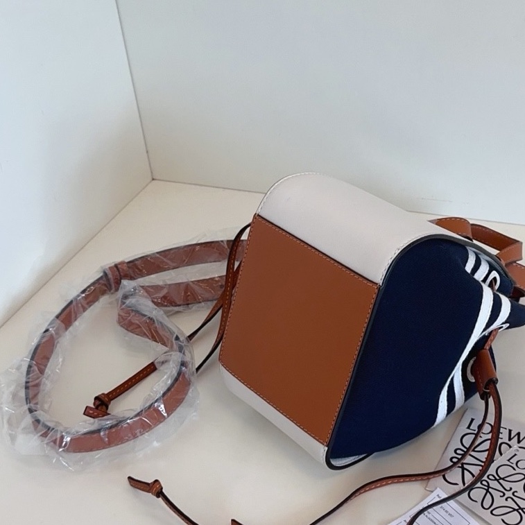 【99新🆕】Loewe Hammock mini 限量款 海軍風迷你吊床包 手提包 單肩包 斜挎包-5