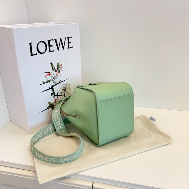 【99新🆕】Loewe 新款Hammock秋葵綠釉 金扣 全logo刺繡寬肩帶 吊床包 小號small 手提包單肩包斜挎包-4