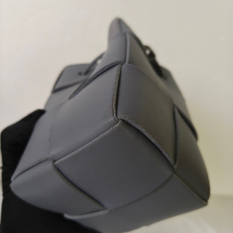 【9成新】㊣✨Bottega Veneta ✨寶緹嘉 BV Cassette 灰色 小羊皮 6格 寬版 編織 迷你 水桶包 肩背包 斜背包 /二手包/二手精品/保證正品🌳二手樹屋🌳-9