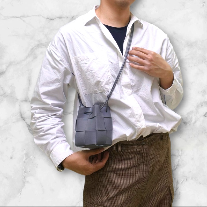 【9成新】㊣✨Bottega Veneta ✨寶緹嘉 BV Cassette 灰色 小羊皮 6格 寬版 編織 迷你 水桶包 肩背包 斜背包 /二手包/二手精品/保證正品🌳二手樹屋🌳-30