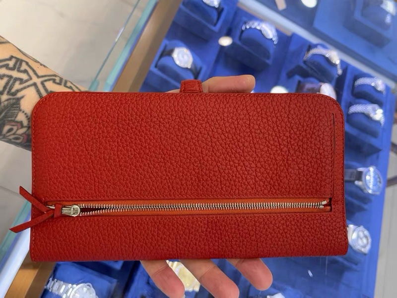 98新 愛馬仕 	Hermès Dogon 長夾 紅色 Togo 牛皮 銀扣 後拉鍊口袋 框R-3