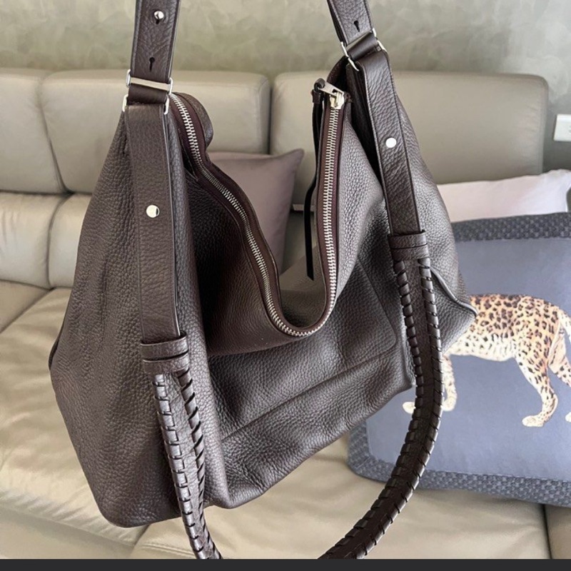 Allsaints荔枝牛皮肩背包（酒紅）-5