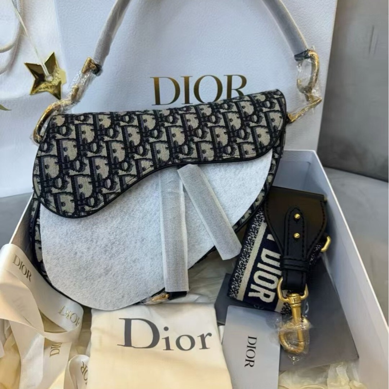 DIOR 經典款老花中號Saddle系列馬鞍包-1