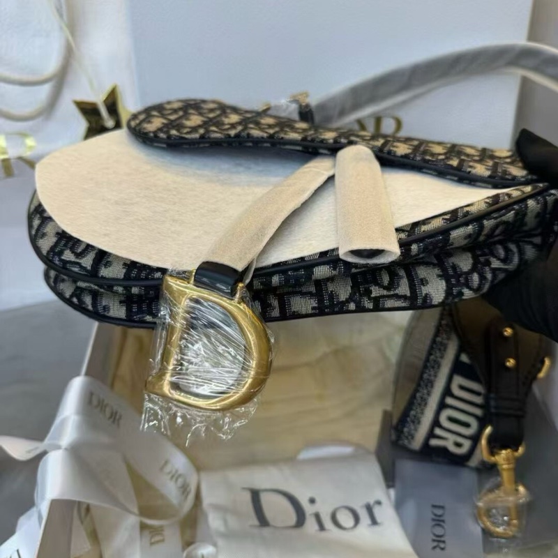 DIOR 經典款老花中號Saddle系列馬鞍包-4