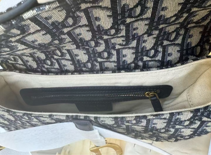 DIOR 經典款老花中號Saddle系列馬鞍包-6