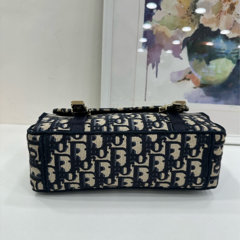 DIOR迪奧 Camp郵差包 藍色老花刺繡帆布 小號 22年編碼 尺寸：23*8*15cm-5