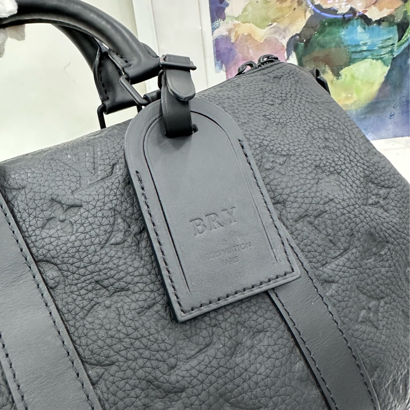 LV Keepall35黑武士壓紋牛皮手提斜挎包，經典黑武士系列 晶片 皮牌刻名字了-8