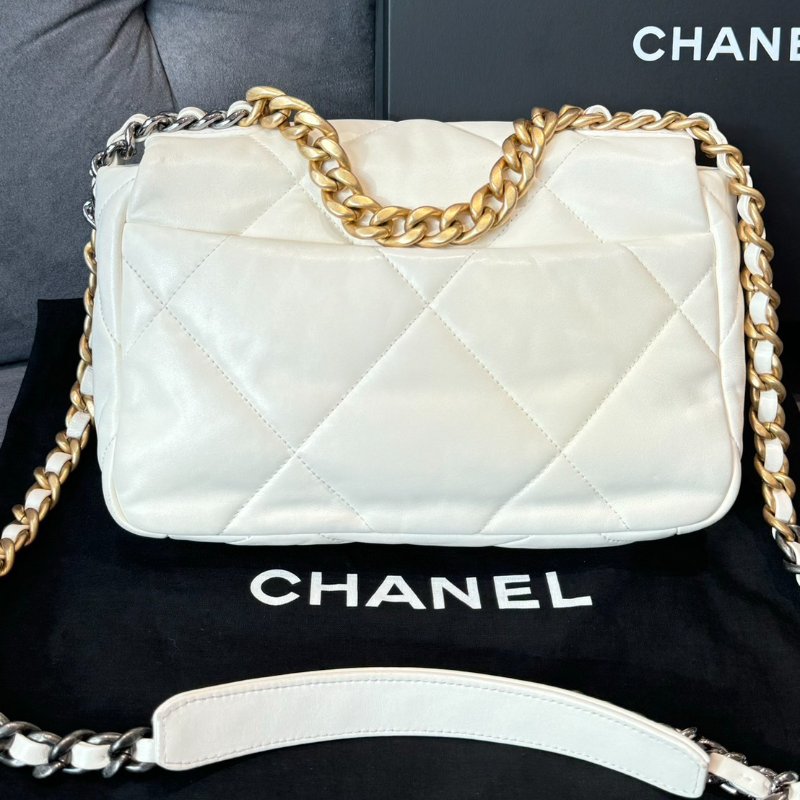 Chanel 白色羊皮19系列26cm 鍊帶肩背包 晶片款-1