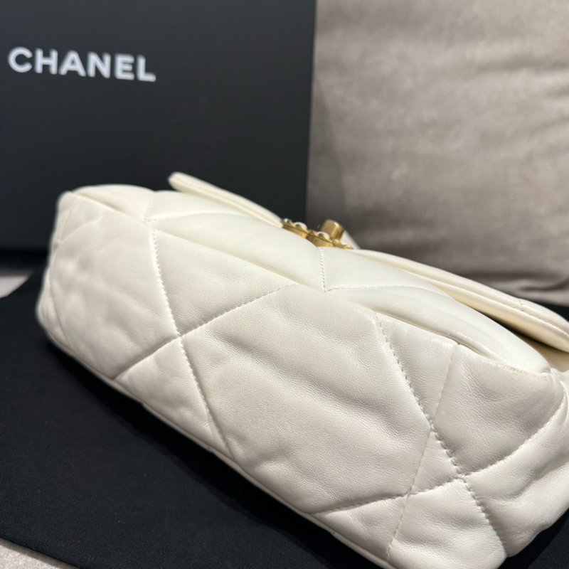 Chanel 白色羊皮19系列26cm 鍊帶肩背包 晶片款-5