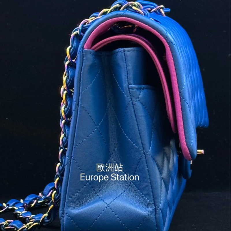 Chanel Classic 25.5cm 彩藍色（外） 紫紅色（內） 羊皮 配 幻彩色鏈條-8