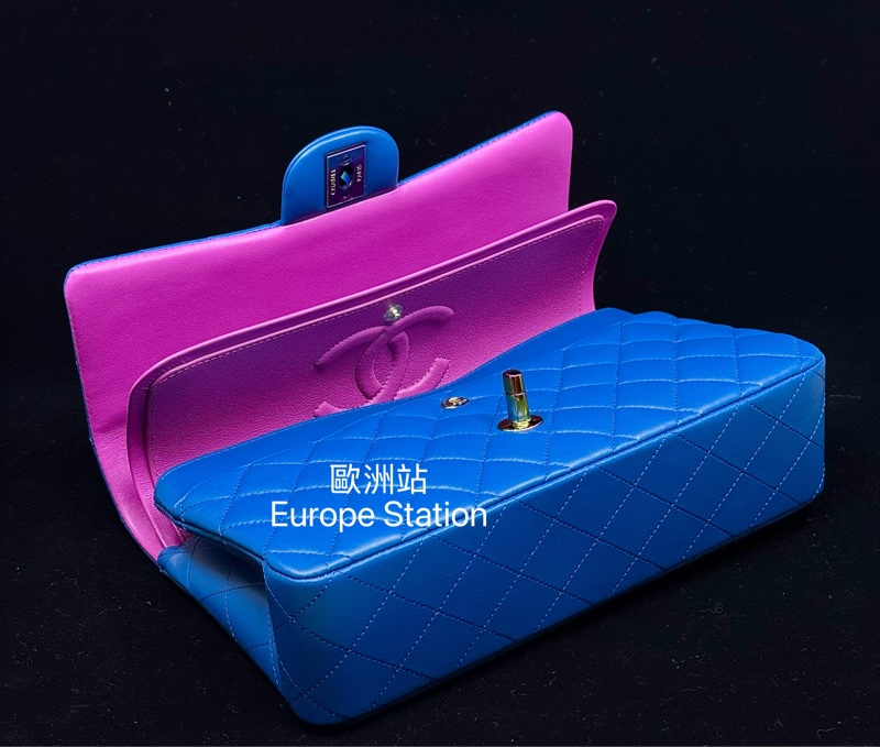 Chanel Classic 25.5cm 彩藍色（外） 紫紅色（內） 羊皮 配 幻彩色鏈條-9