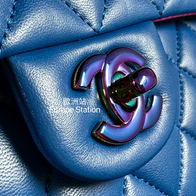 Chanel Classic 25.5cm 彩藍色（外） 紫紅色（內） 羊皮 配 幻彩色鏈條-10