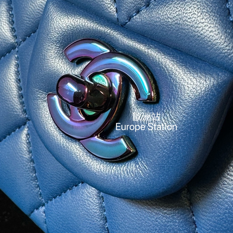 Chanel Classic 25.5cm 彩藍色（外） 紫紅色（內） 羊皮 配 幻彩色鏈條-11