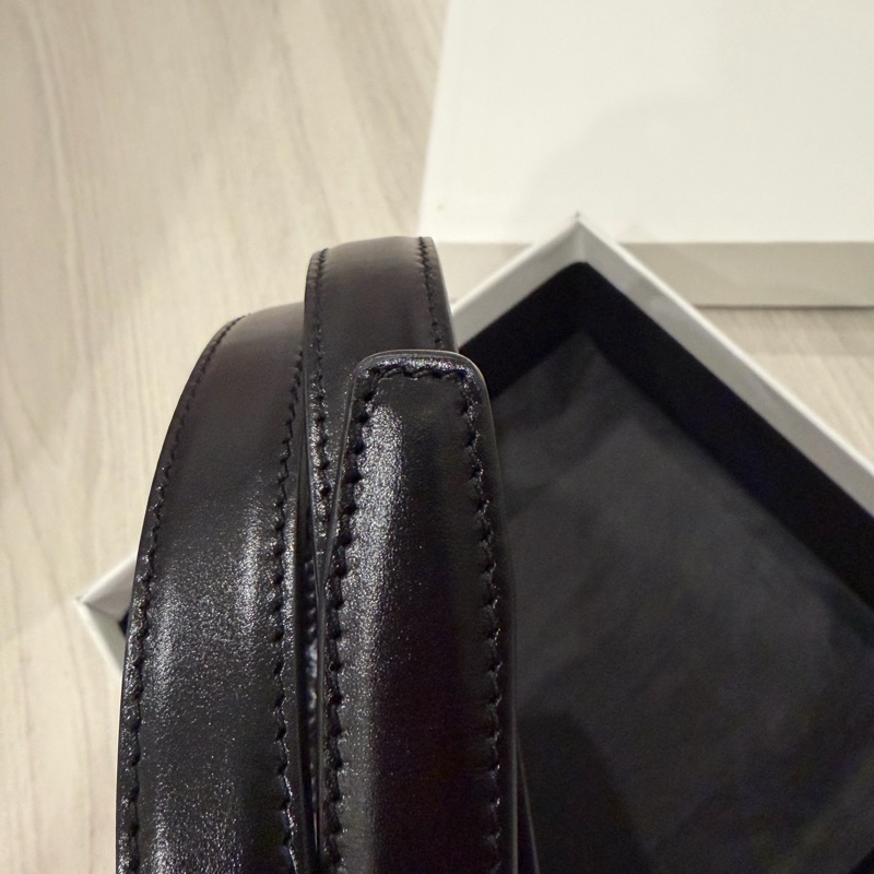 CELINE 平滑小牛皮TRIOMPHE皮帶 85cm-14