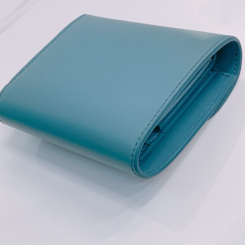 MS0565	Celine 思琳 三摺銀包 羊皮 水藍色 凱旋門 金扣 Portefeuille Triomphe Wallet Lambskin Blue x GHW-8