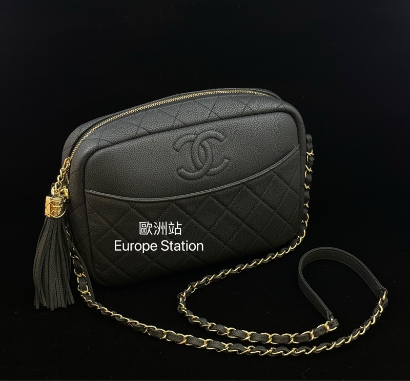 Chanel 黑色小牛皮方包型配金色鏈條斜孭-0