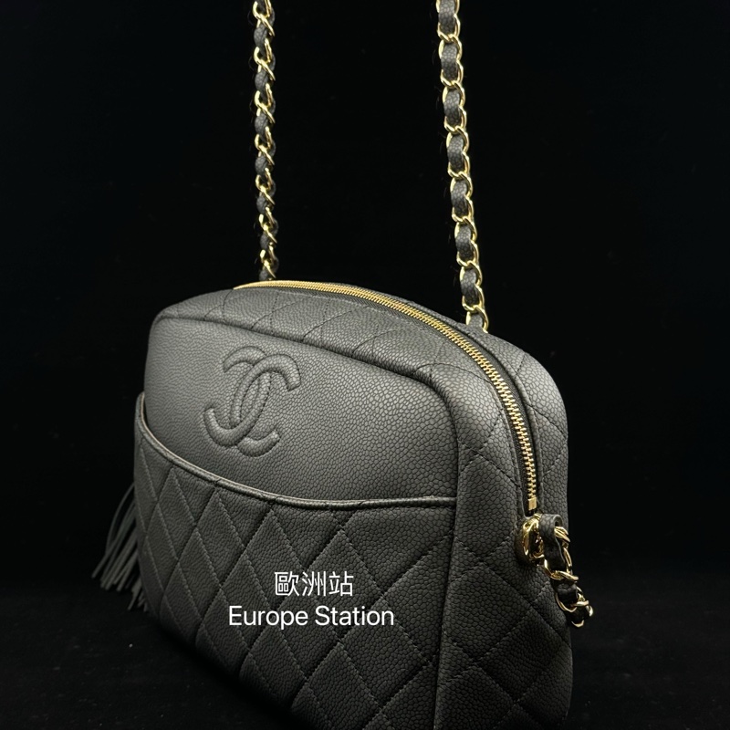 Chanel 黑色小牛皮方包型配金色鏈條斜孭-3