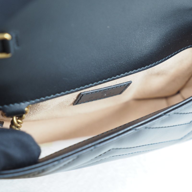 Gucci GG Marmont super mini bag 黑色金扣鏈帶斜背包-4