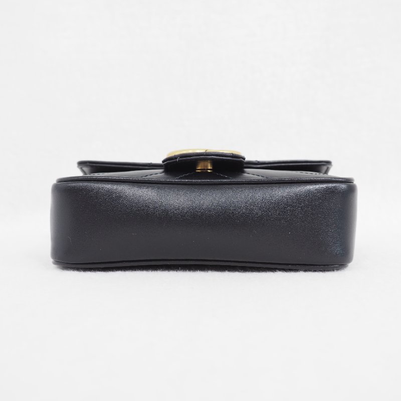 Gucci GG Marmont super mini bag 黑色金扣鏈帶斜背包-11