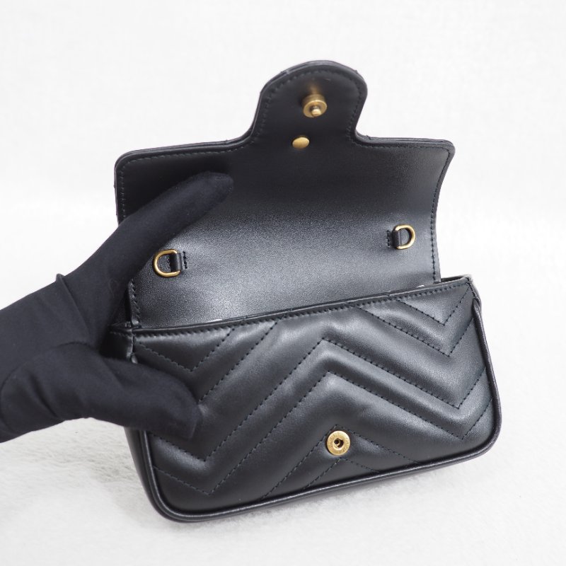 Gucci GG Marmont super mini bag 黑色金扣鏈帶斜背包-18