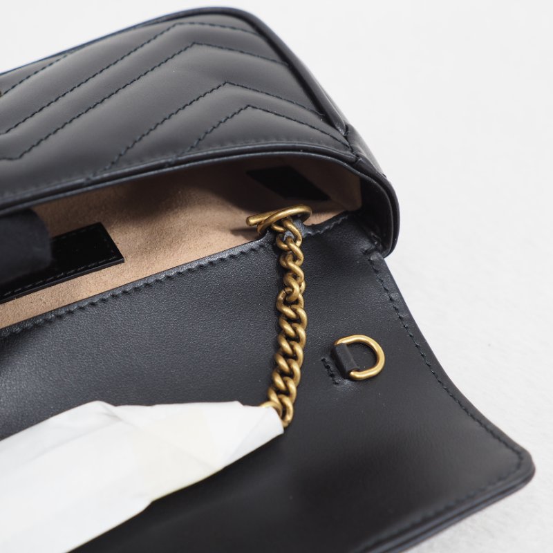Gucci GG Marmont super mini bag 黑色金扣鏈帶斜背包-25