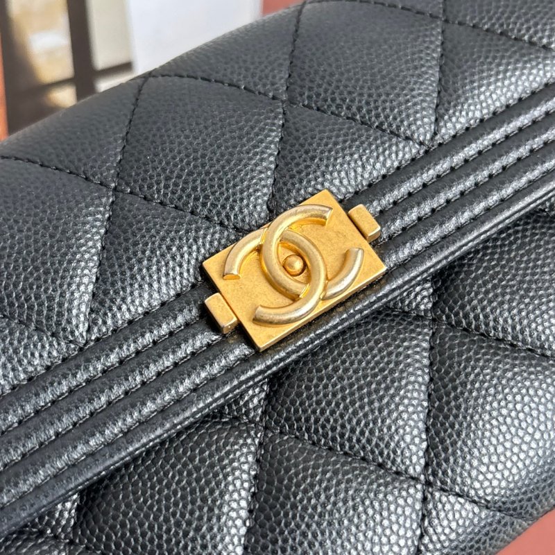 芯片款::CHANEL:: BOY 霧金釦黑色荔枝牛皮口蓋長夾 釦式長夾 發財長夾-2
